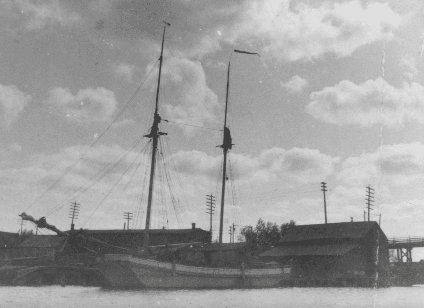 Tennie & Laura: A Lake Michigan Shipwreck Story